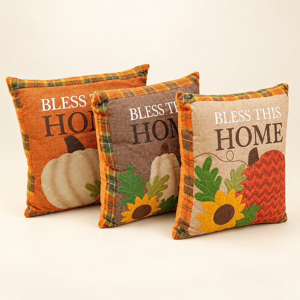 Τρία φθινοπωρινά μαξιλάρια Bless This Home σε πορτοκαλί, καφέ και μπεζ linen χρώμα εναλλακτική γωνία σε λευκό φόντο - VassoHome